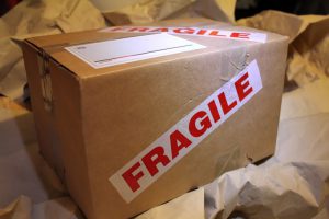 Jak sprawnie i tanio wysłać paczkę do Anglii?